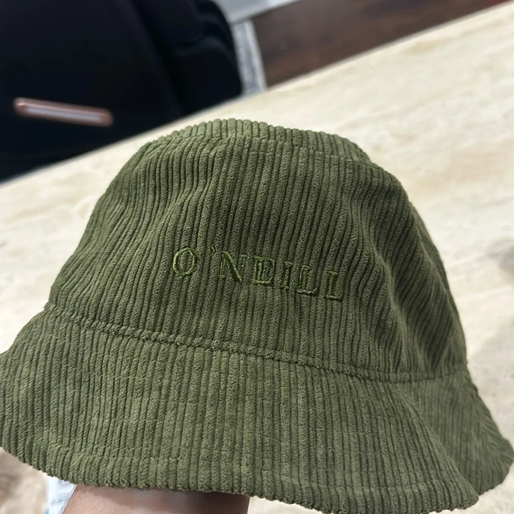 O’NEILL OLIVE PIPER CORD BUCKET HAT‎ NWT
